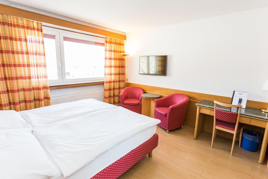 Hotel Du Rhone Sion Room photo