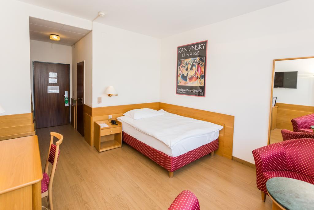 Hotel Du Rhone Sion Room photo